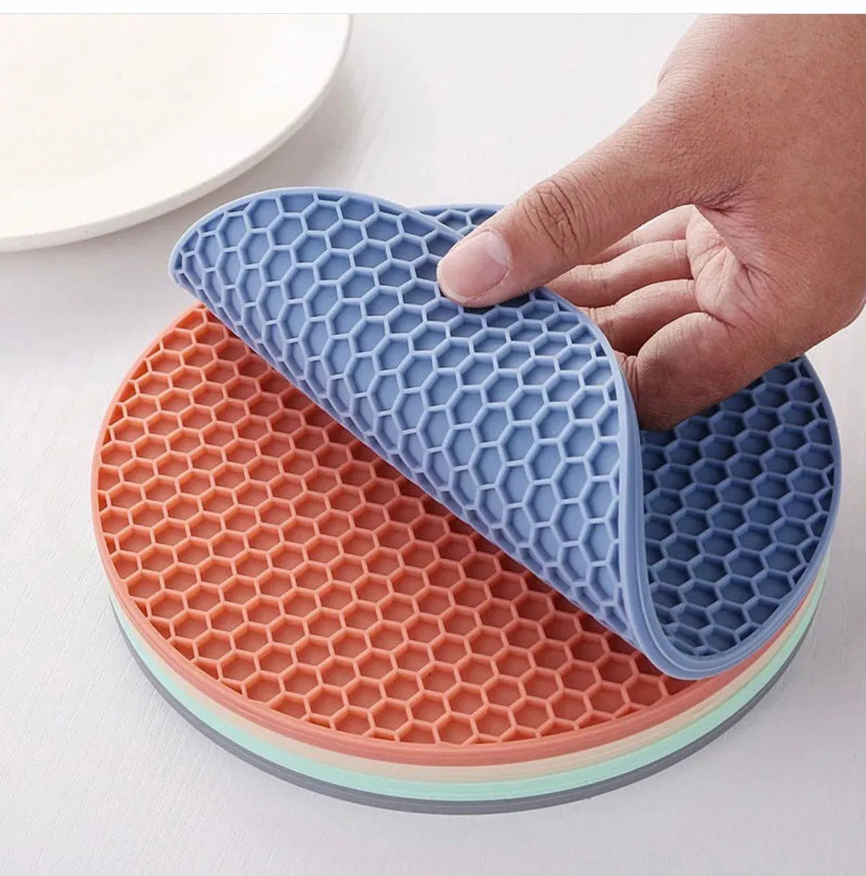 Round Honey Comb Silicon Placement Anti Scalding Non-Slip Pad, Insulation Pot Pad, Table Mat Bowl Cup Pads, Mat Drink Coaster