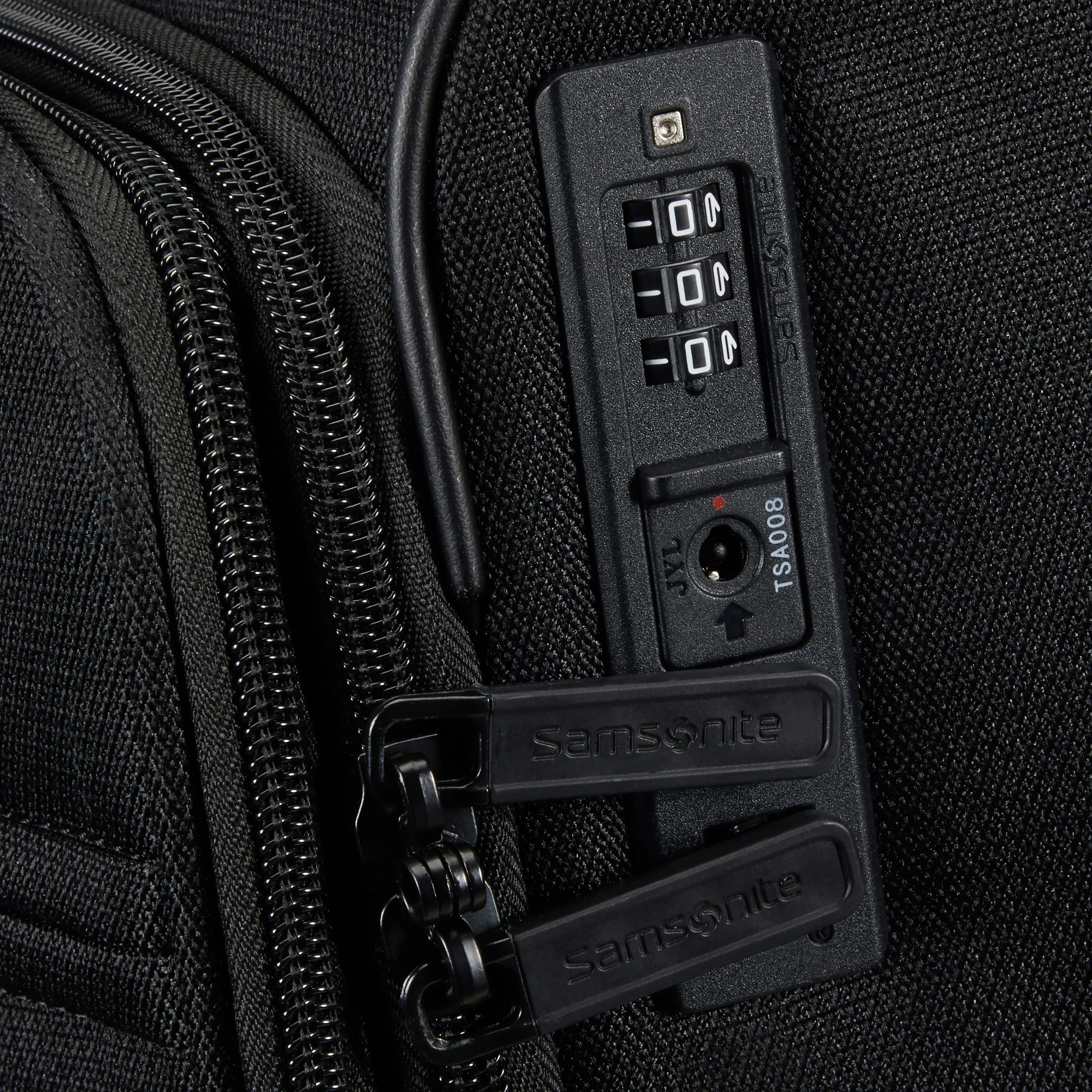 Samsonite Vaycay Spinner Medium Expandable Luggage
