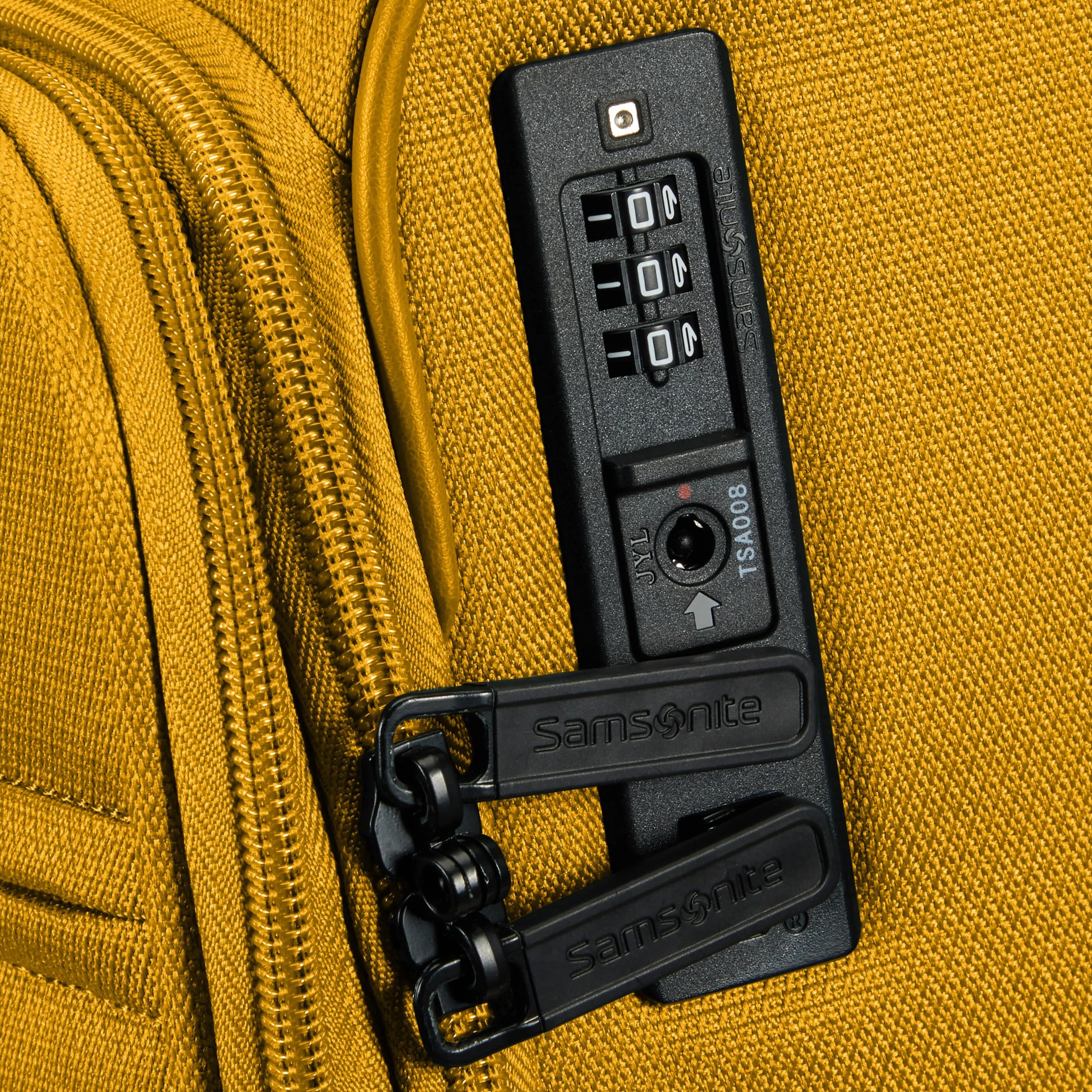 Samsonite Vaycay Spinner Medium Expandable Luggage