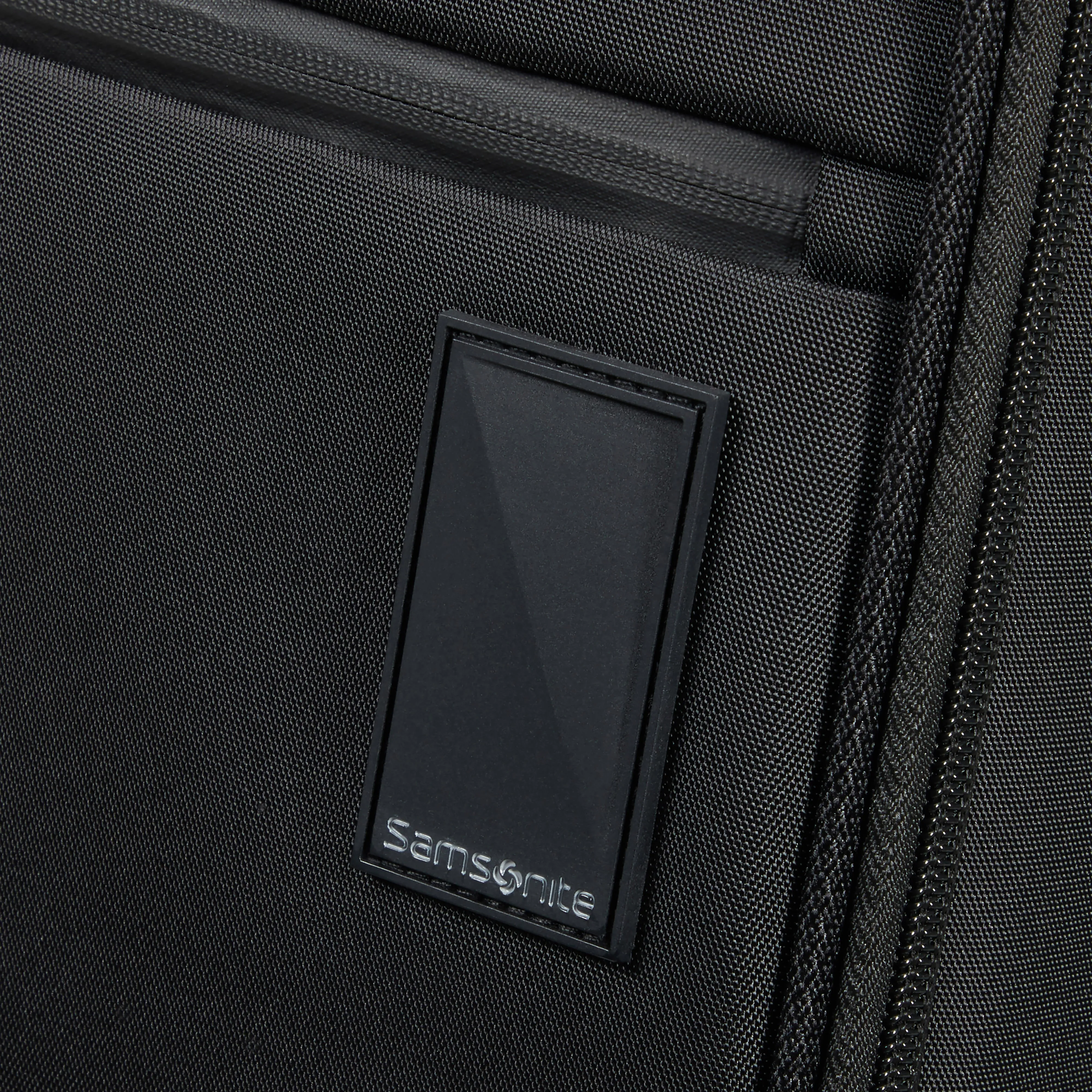 Samsonite Vaycay Spinner Medium Expandable Luggage