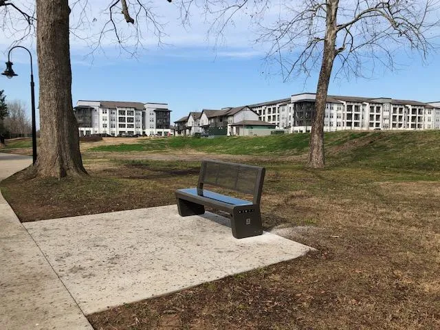 SB1020 SOLAR CHARGING AND CONNECTIVITY STATION BENCH
